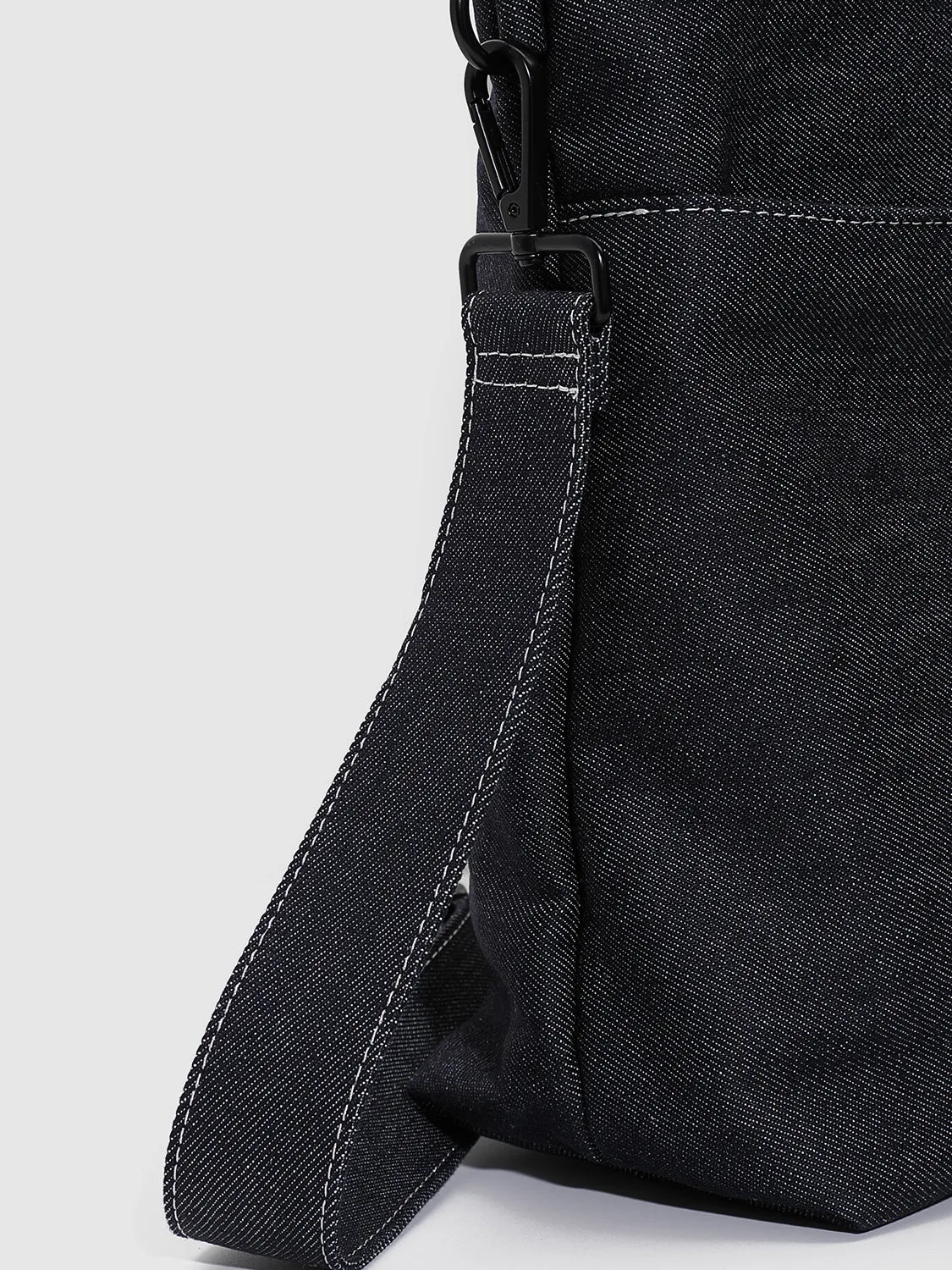 Guitar Strap Crossbody Hand Bag sold by Urban Revivo product image thumbnail 4