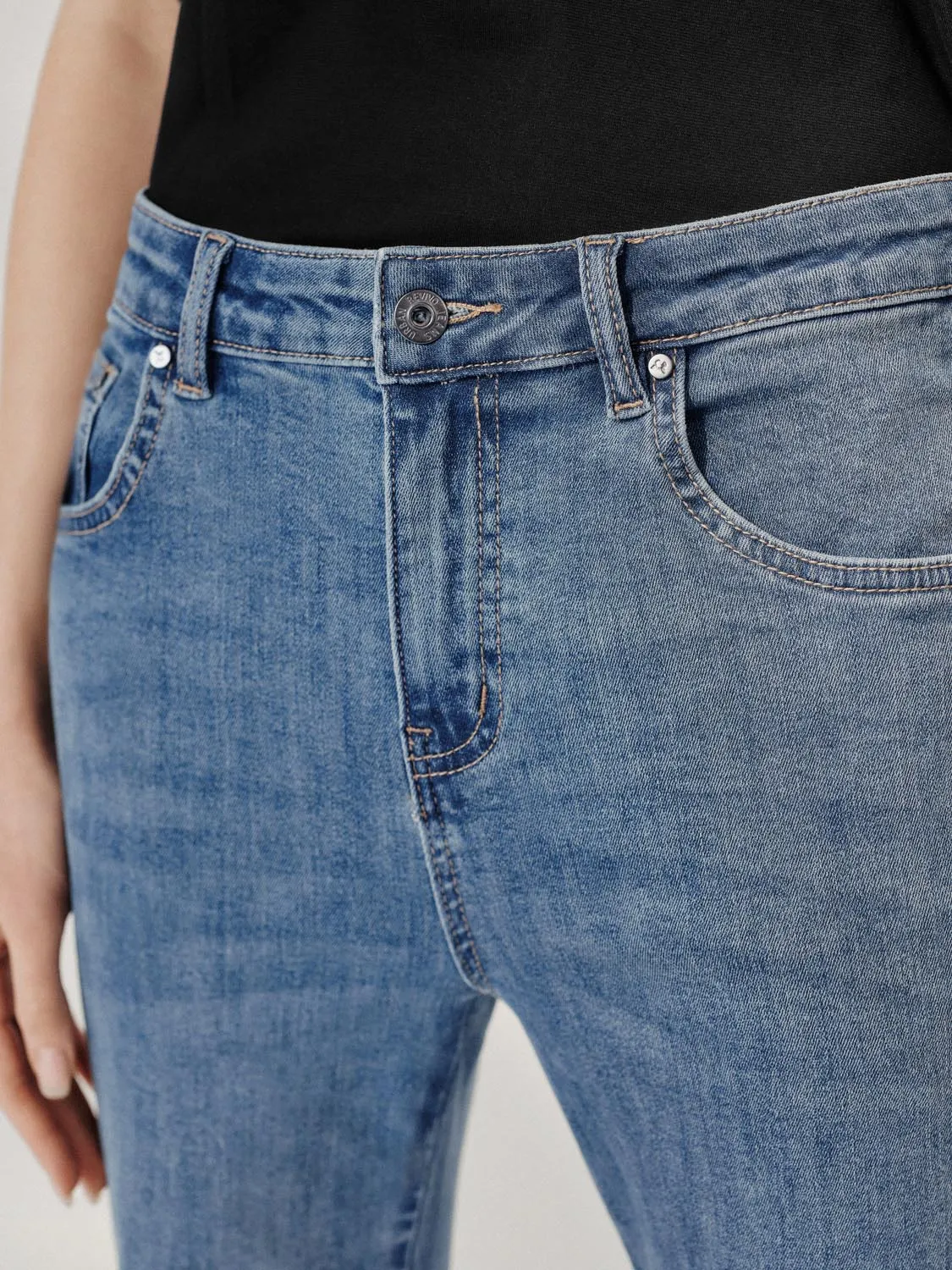 Flare Leg Zip-Fly Jeans sold by Urban Revivo product image thumbnail 5