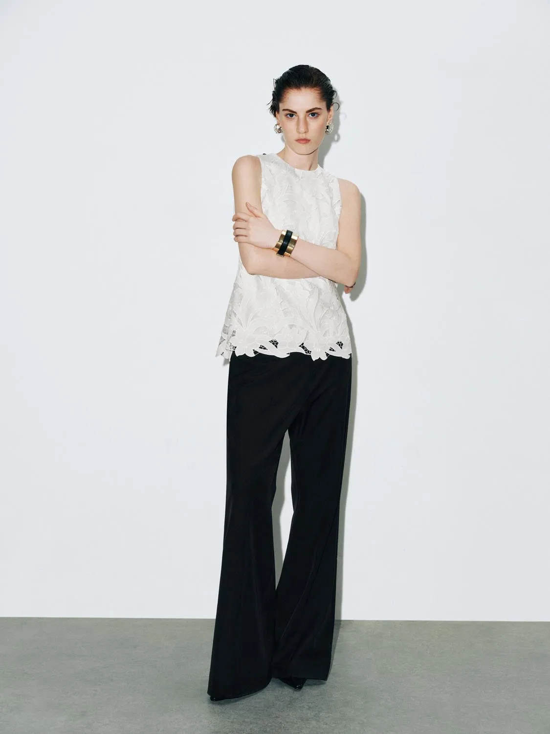 Laced Sleeveless Overhead Shirts sold by Urban Revivo product image thumbnail 5