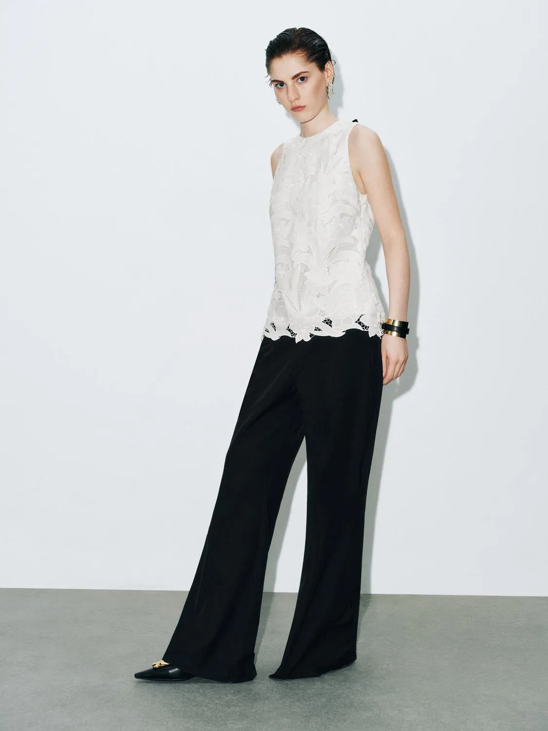 Laced Sleeveless Overhead Shirts sold by Urban Revivo product image thumbnail 4