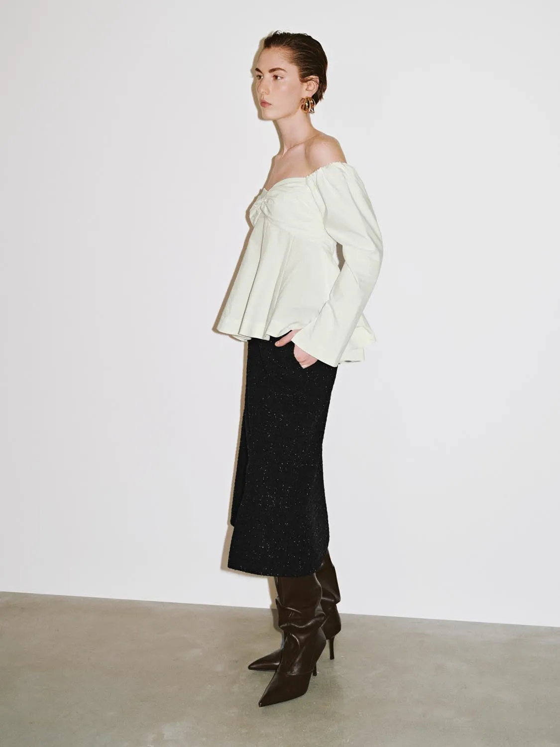 Off Shoulder Overhead Shirts sold by Urban Revivo product image thumbnail 4