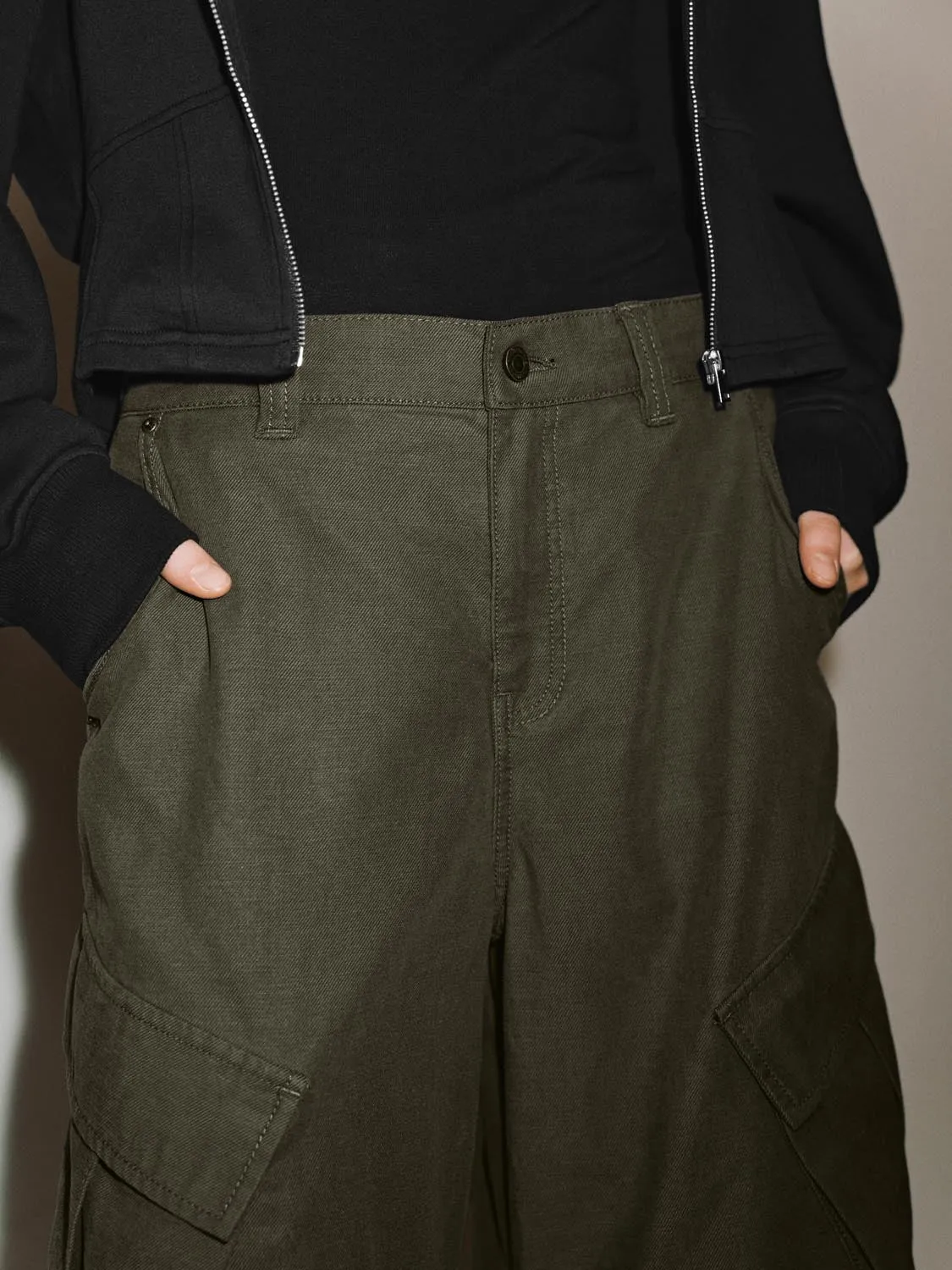 Ruched Wide Leg Cargo Pants sold by Urban Revivo product image thumbnail 5
