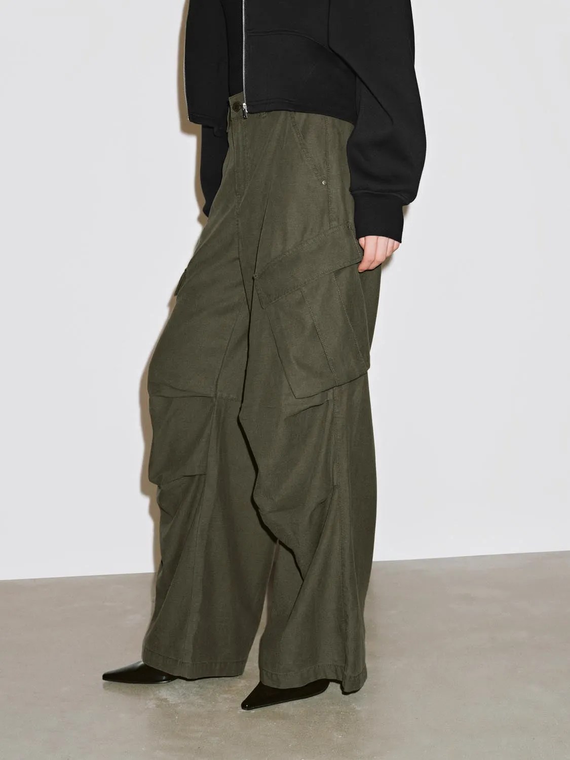 Ruched Wide Leg Cargo Pants sold by Urban Revivo product image thumbnail 3
