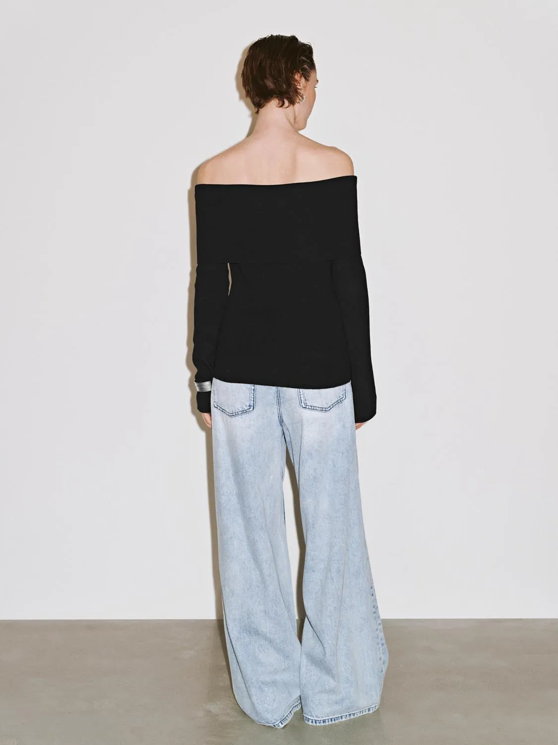 Loose Wide Leg Jeans sold by Urban Revivo product image thumbnail 4