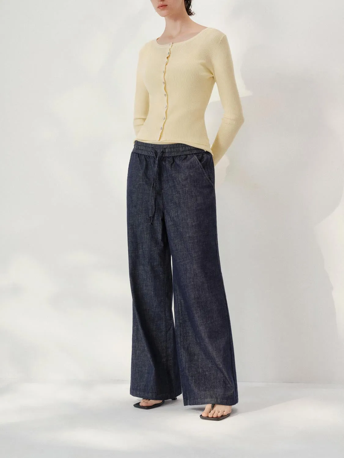 Pull-On Loose Flare Jeans sold by Urban Revivo product image thumbnail 3