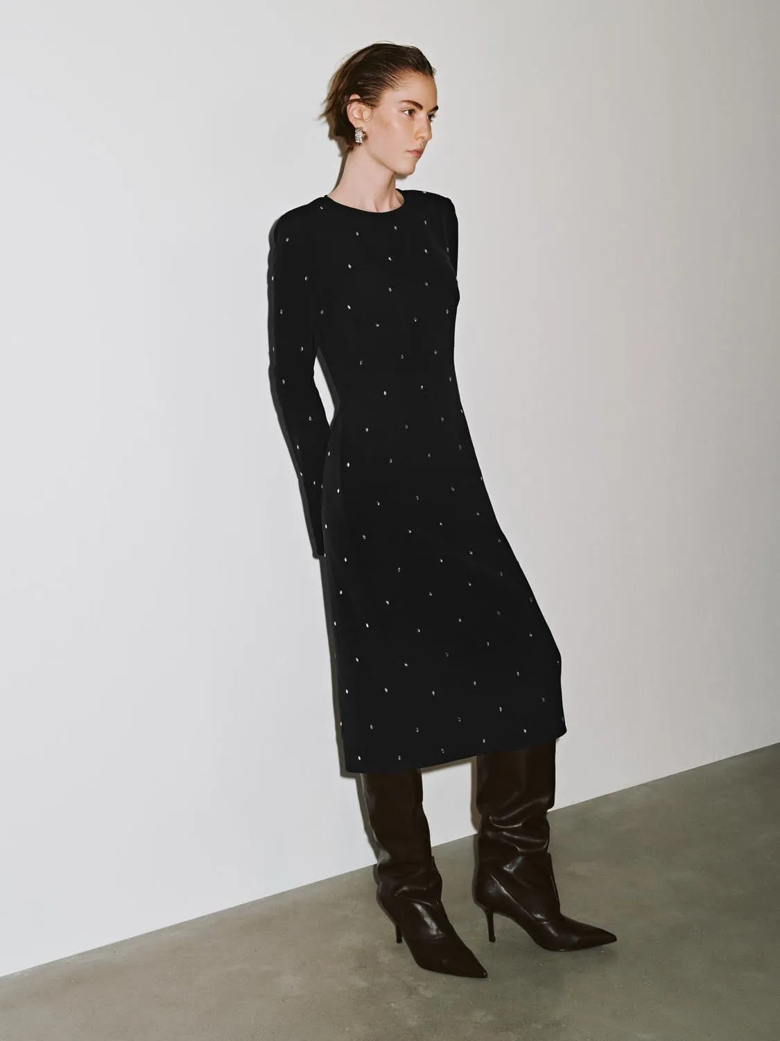 Straight Long Sleeve Midi Dresses sold by Urban Revivo product image thumbnail 4