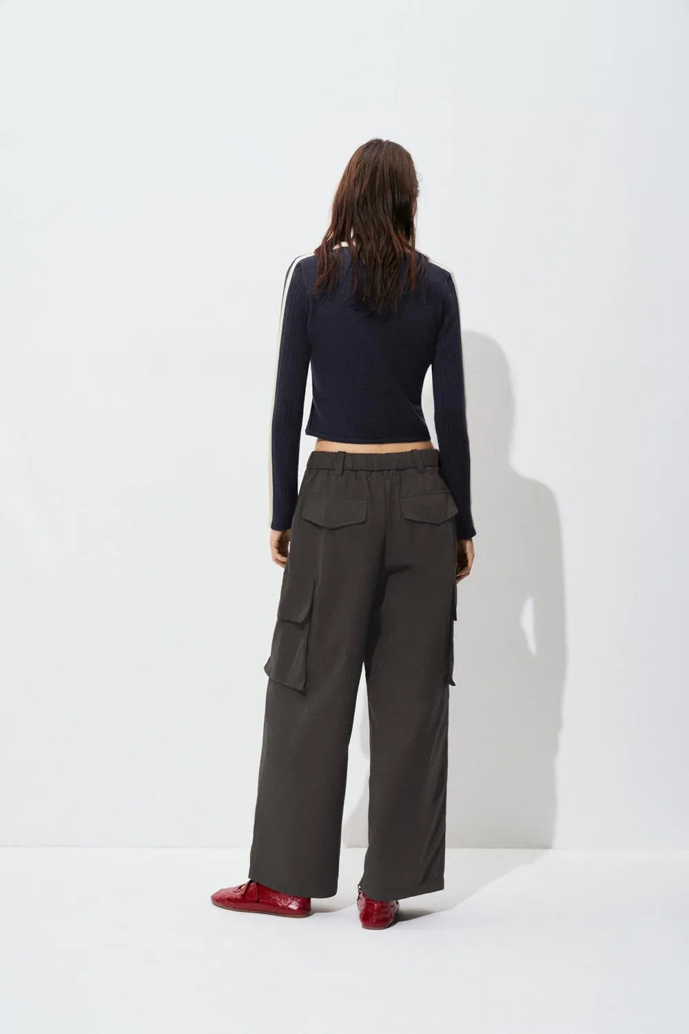 Flap Pockets Wide Leg Pants sold by Urban Revivo product image thumbnail 4