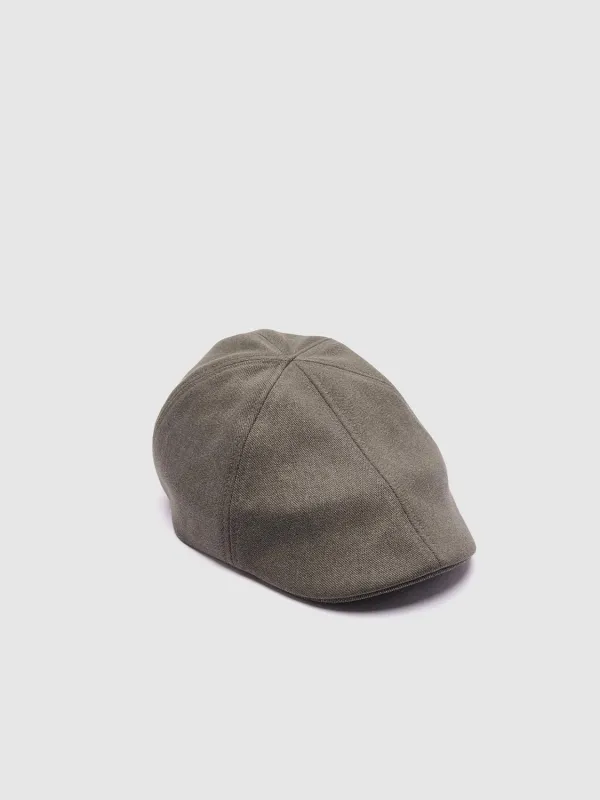 Brimless Cap sold by Urban Revivo