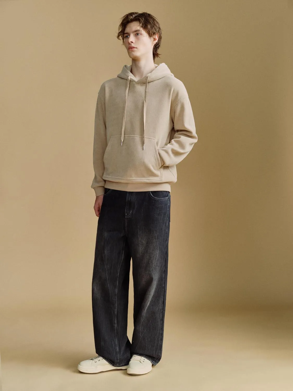 Extra-Thick Hooded Sweatshirts sold by Urban Revivo product image thumbnail 4