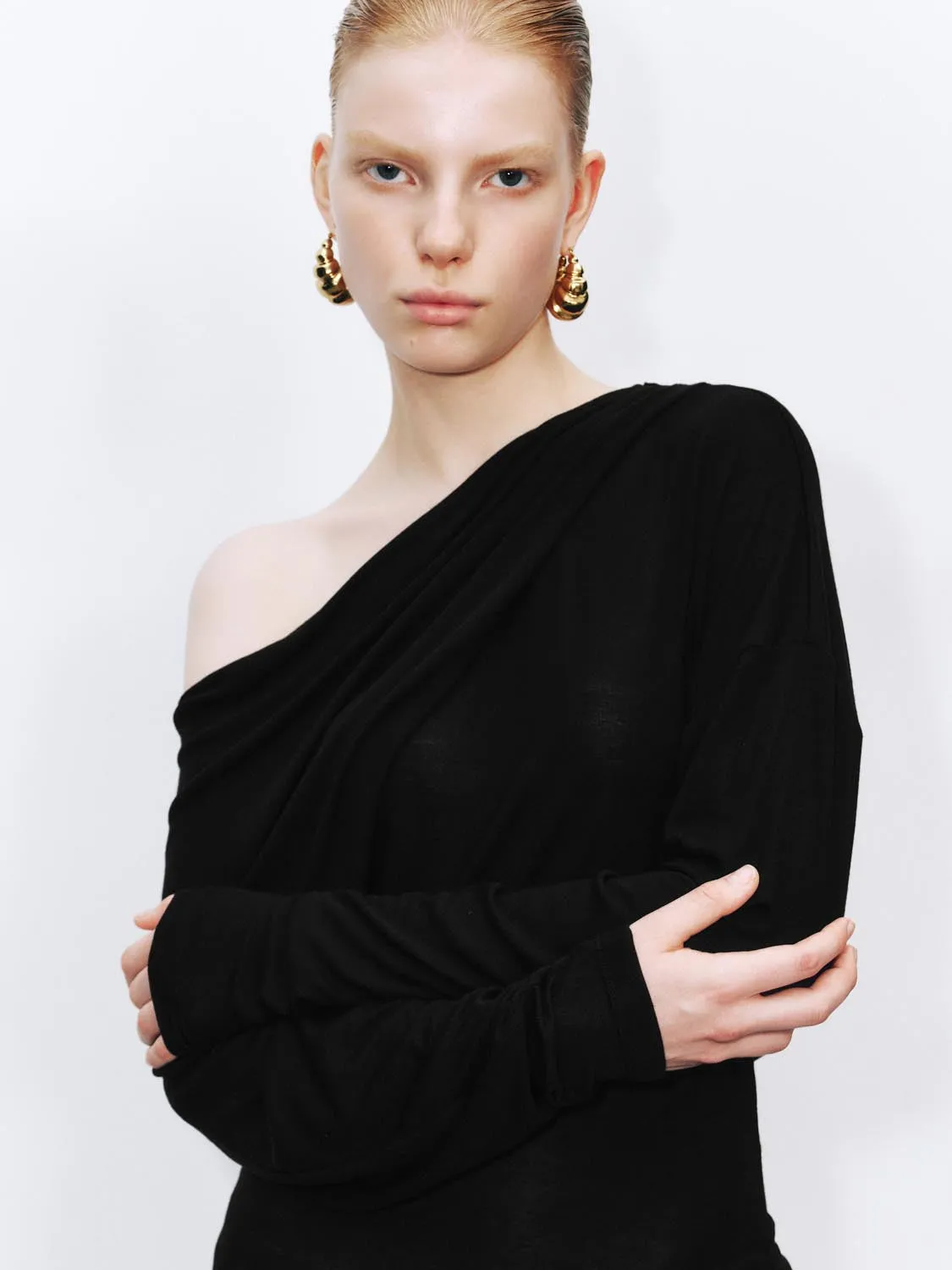 One Shoulder Long Sleeve T-Shirts sold by Urban Revivo product image thumbnail 3