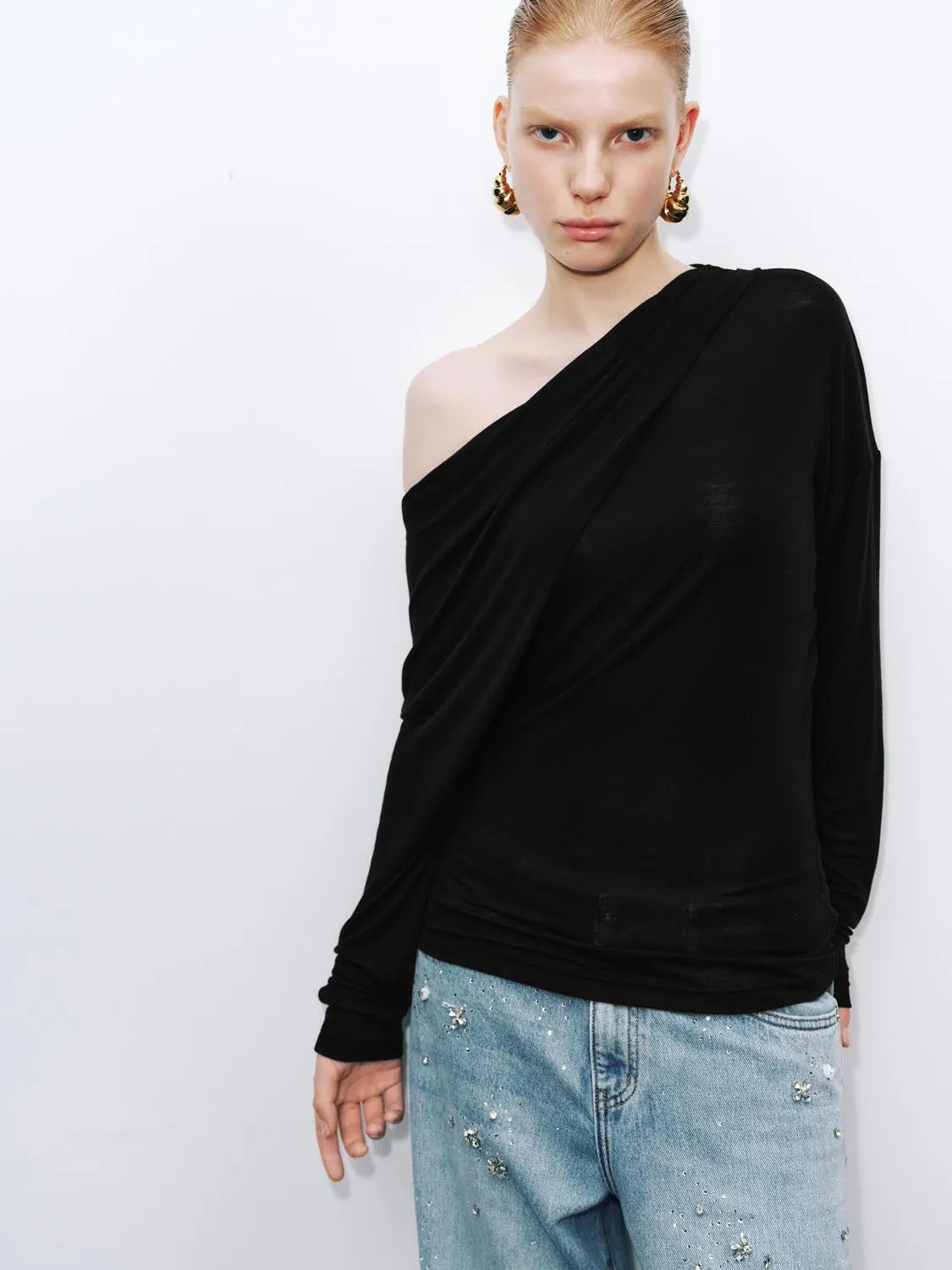 One Shoulder Long Sleeve T-Shirts sold by Urban Revivo product image thumbnail 2