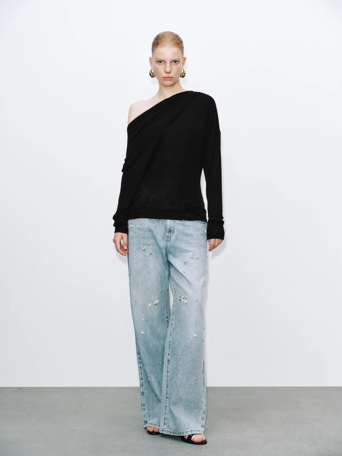 One Shoulder Long Sleeve T-Shirts sold by Urban Revivo product image thumbnail 5