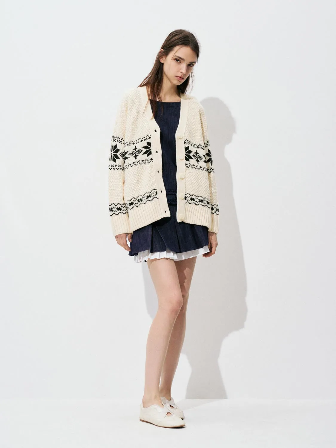 Oversize V-Neck Knitted Cardigans sold by Urban Revivo product image thumbnail 5