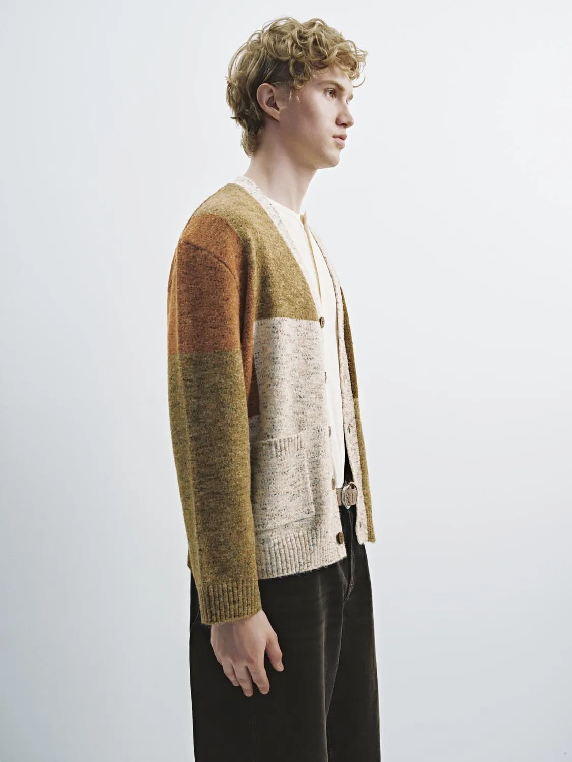 Colorblock Spliced Knitted Cardigans sold by Urban Revivo product image thumbnail 2
