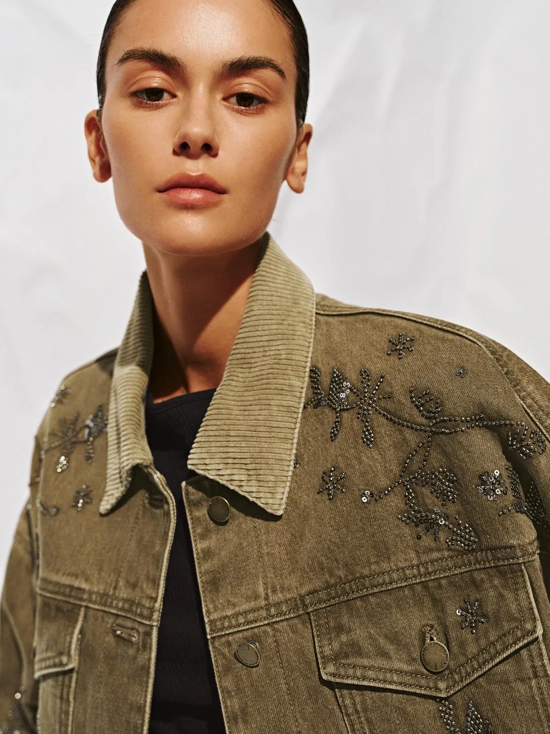 Flap Pocket Rhinestone Denim Jackets sold by Urban Revivo product image thumbnail 3