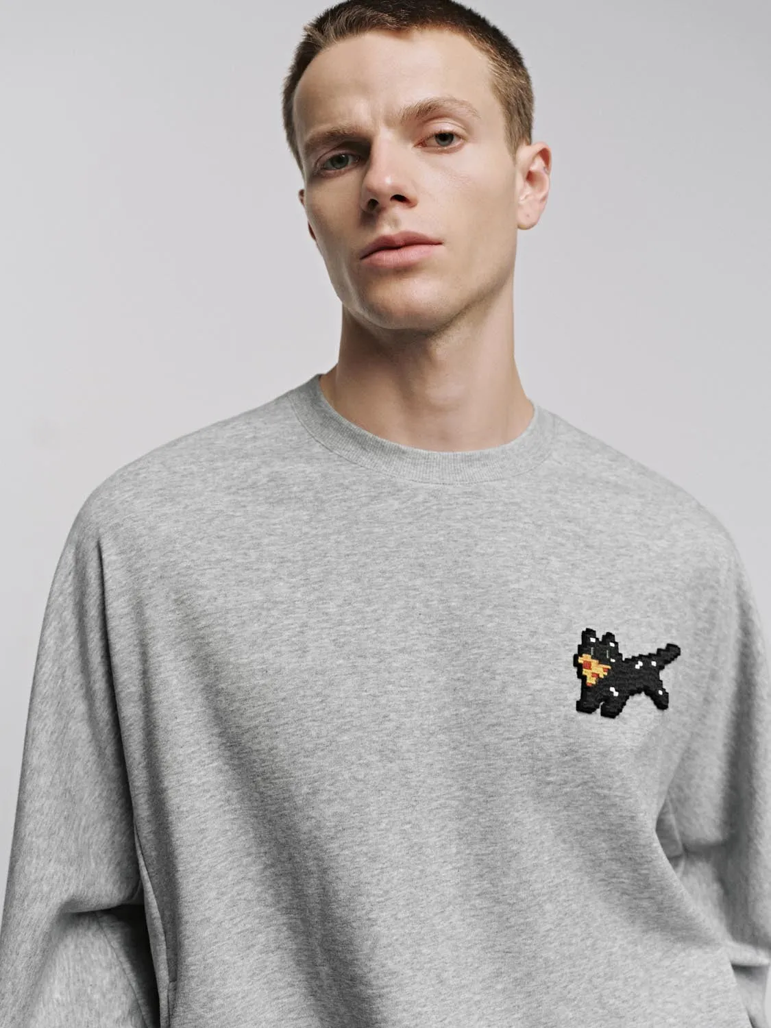 Graphic Contrast Sweatshirts sold by Urban Revivo product image thumbnail 3