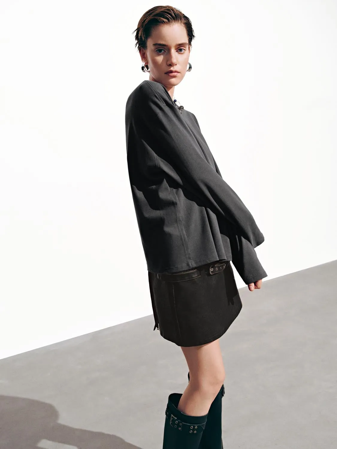 Crew Neck Long Sleeve T-Shirts sold by Urban Revivo product image thumbnail 2