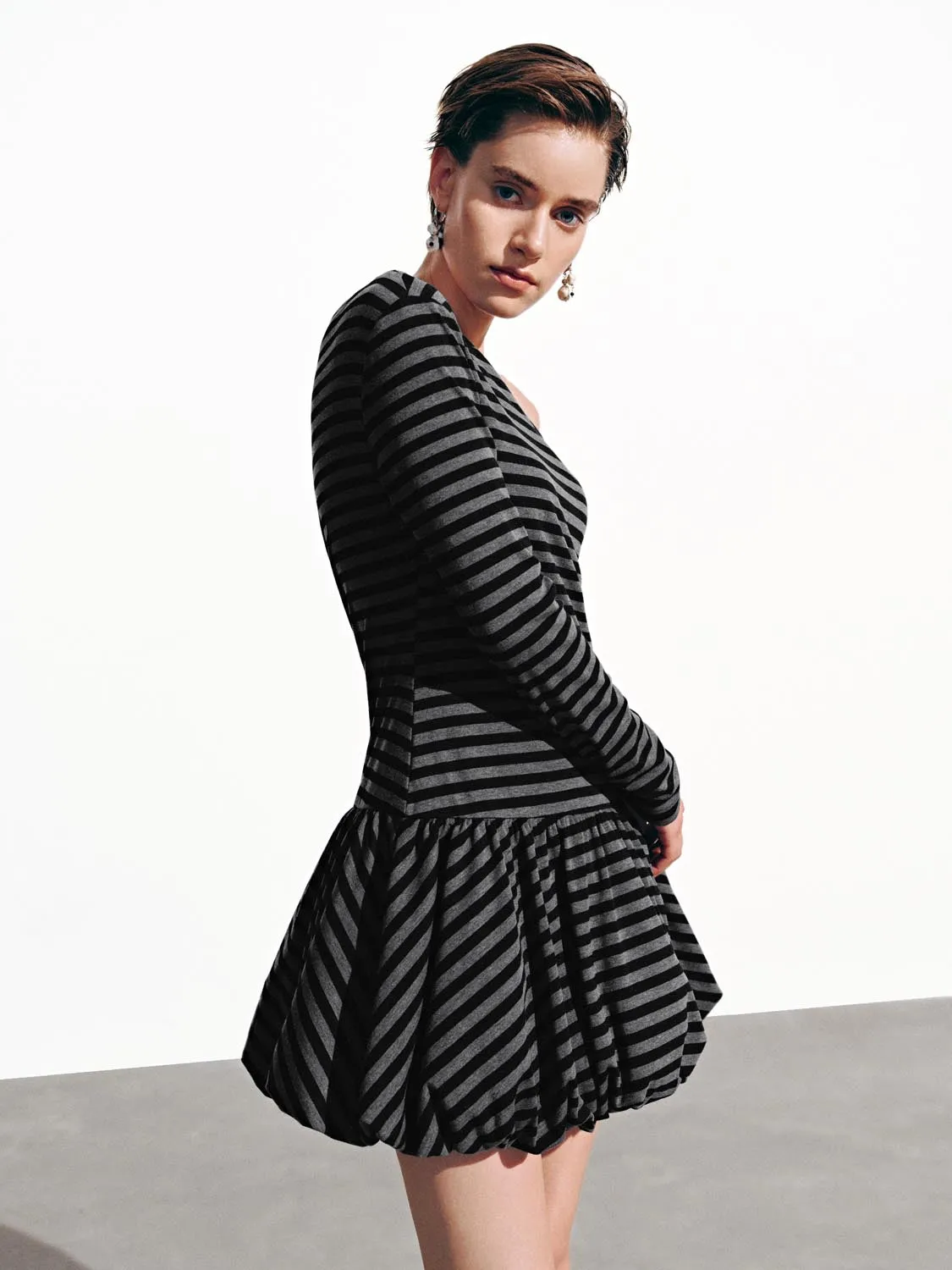 Striped One Shoulder Mini Dresses sold by Urban Revivo product image thumbnail 2