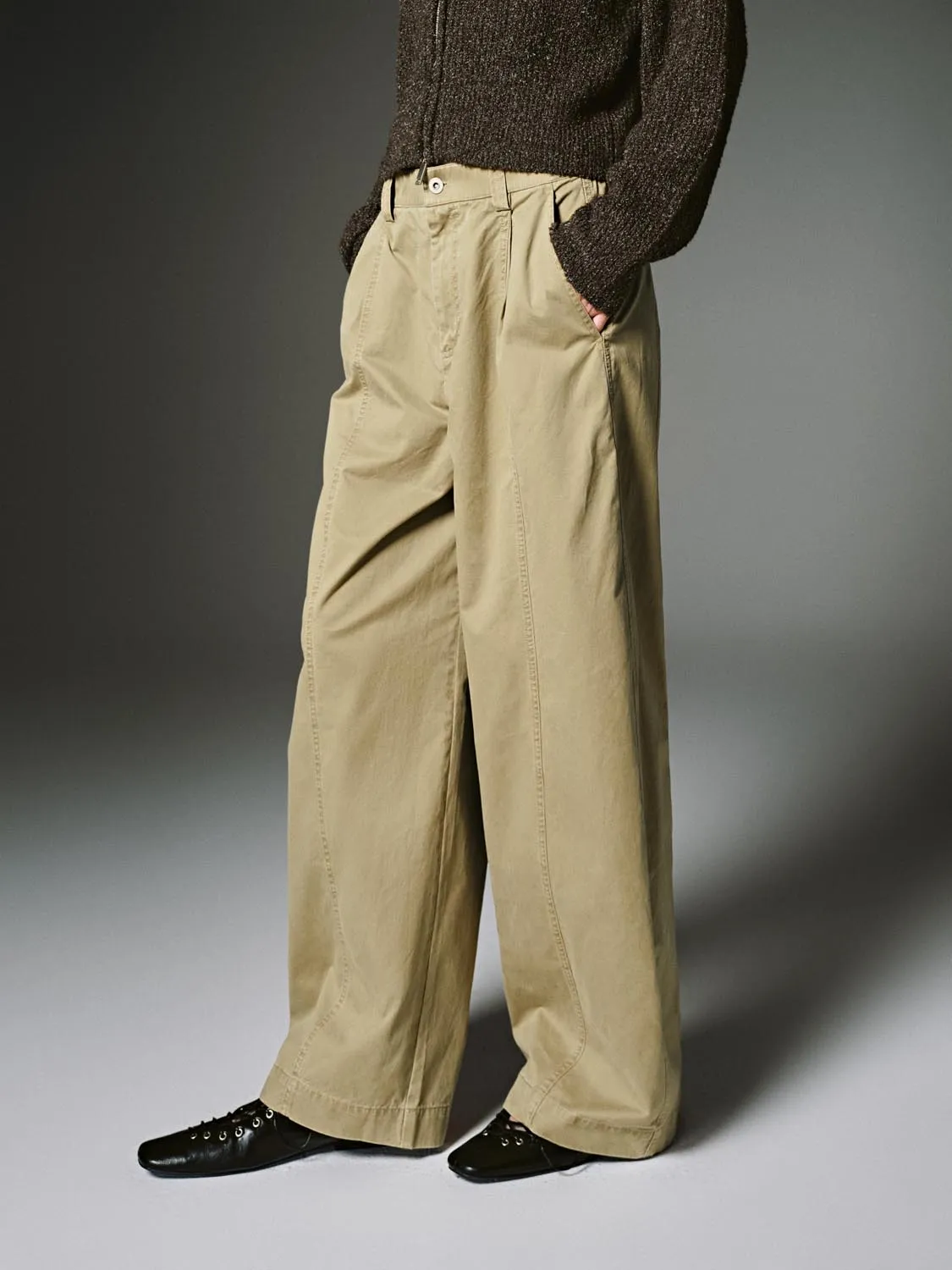 Seamed Barrel Pants sold by Urban Revivo product image thumbnail 3