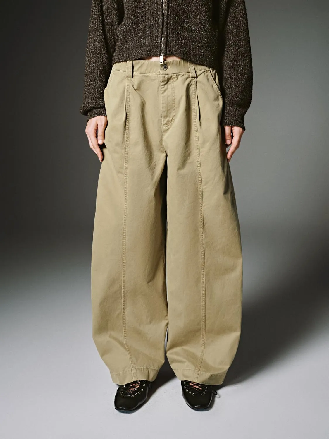 Seamed Barrel Pants sold by Urban Revivo product image thumbnail 2