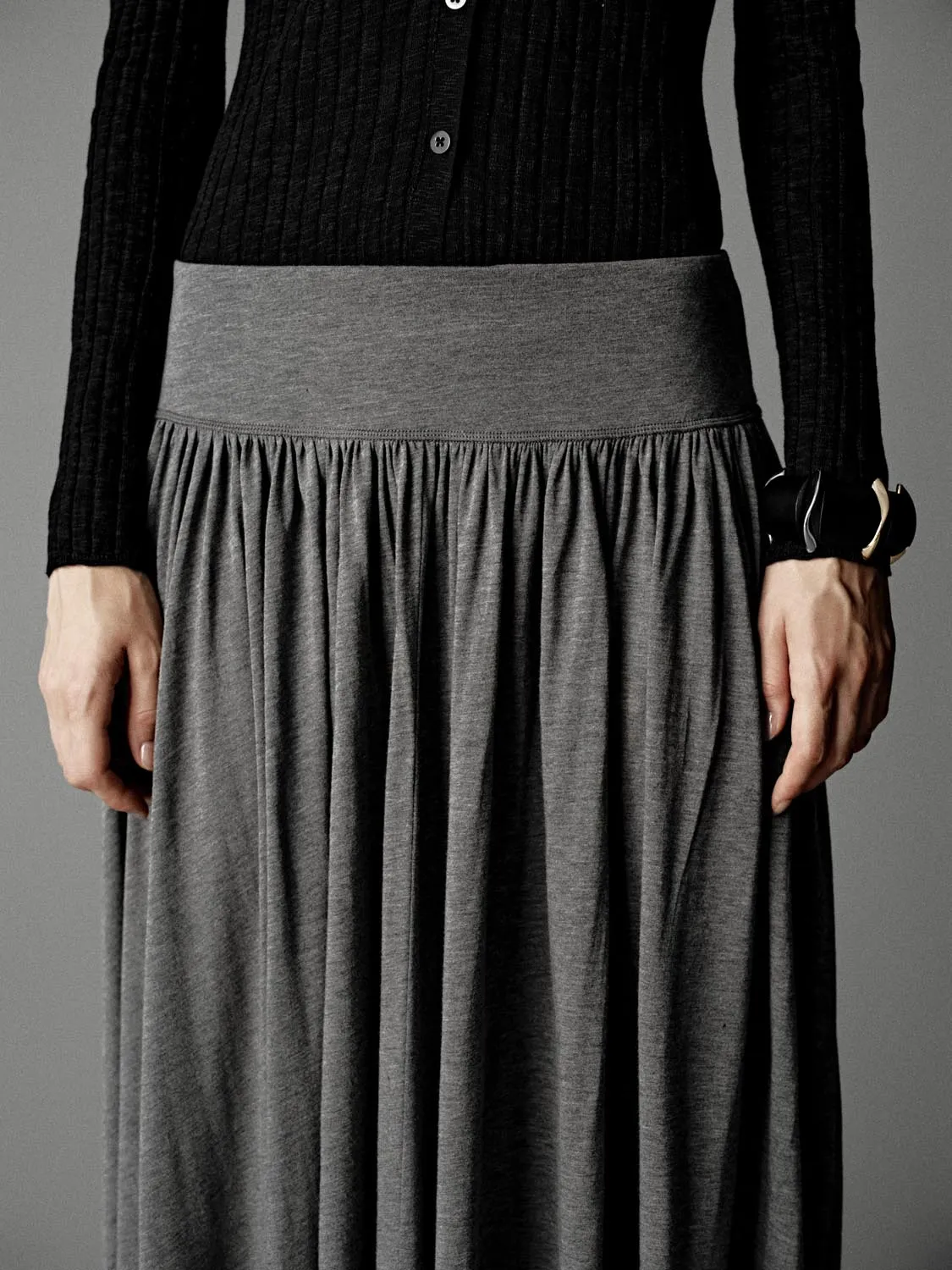 Dropped Waist Crinkle Midi Skirts sold by Urban Revivo product image thumbnail 5