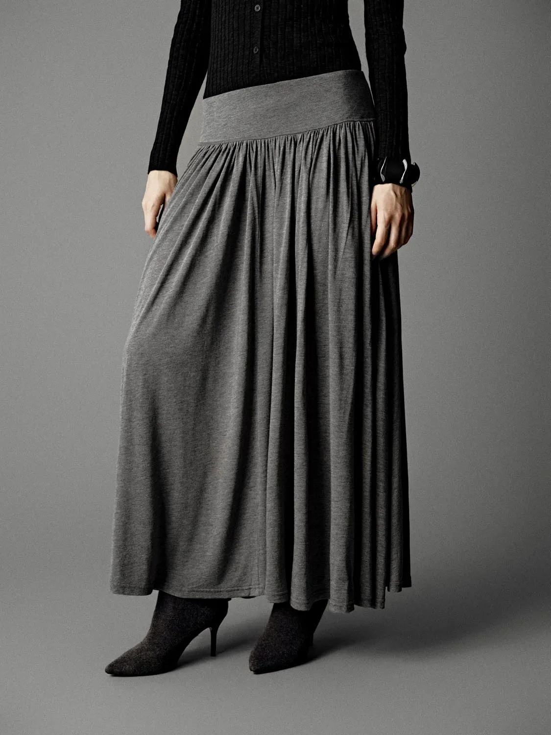 Dropped Waist Crinkle Midi Skirts sold by Urban Revivo product image thumbnail 3