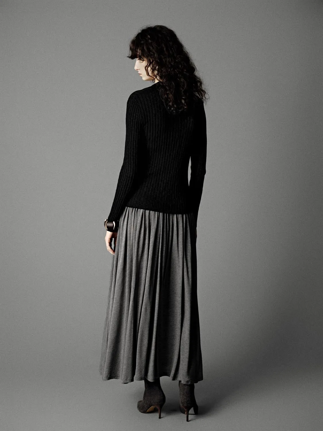 Dropped Waist Crinkle Midi Skirts sold by Urban Revivo product image thumbnail 4