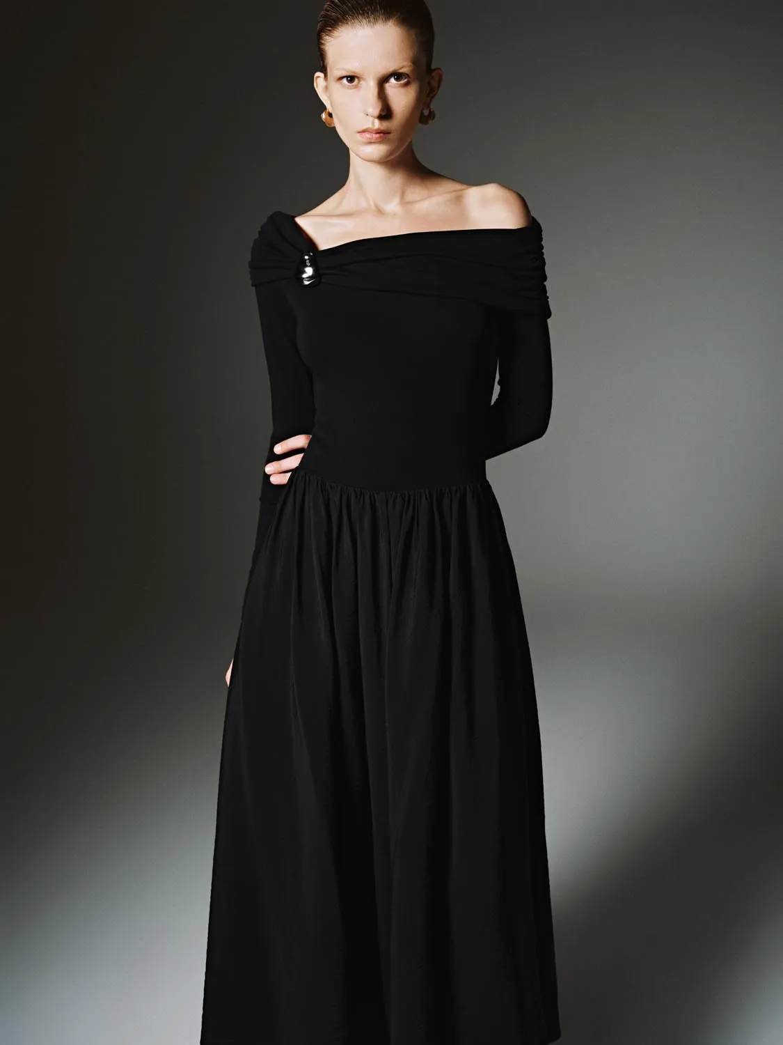 Off Shoulder A-Line Midi Dresses sold by Urban Revivo product image thumbnail 5