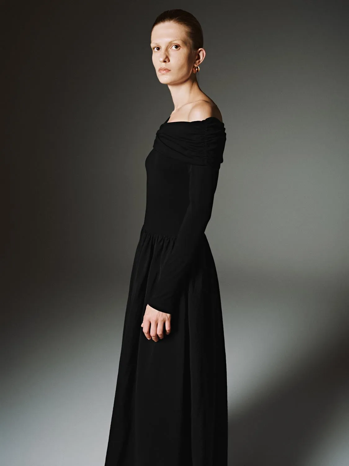 Off Shoulder A-Line Midi Dresses sold by Urban Revivo product image thumbnail 2