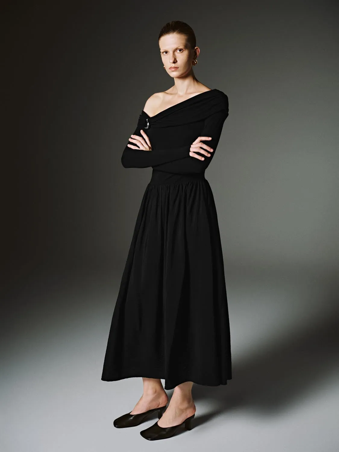 Off Shoulder A-Line Midi Dresses sold by Urban Revivo product image thumbnail 4