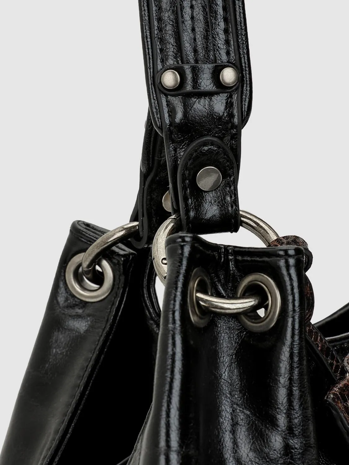 Vegan Leather Oversize Shoulder Bags sold by Urban Revivo product image thumbnail 4