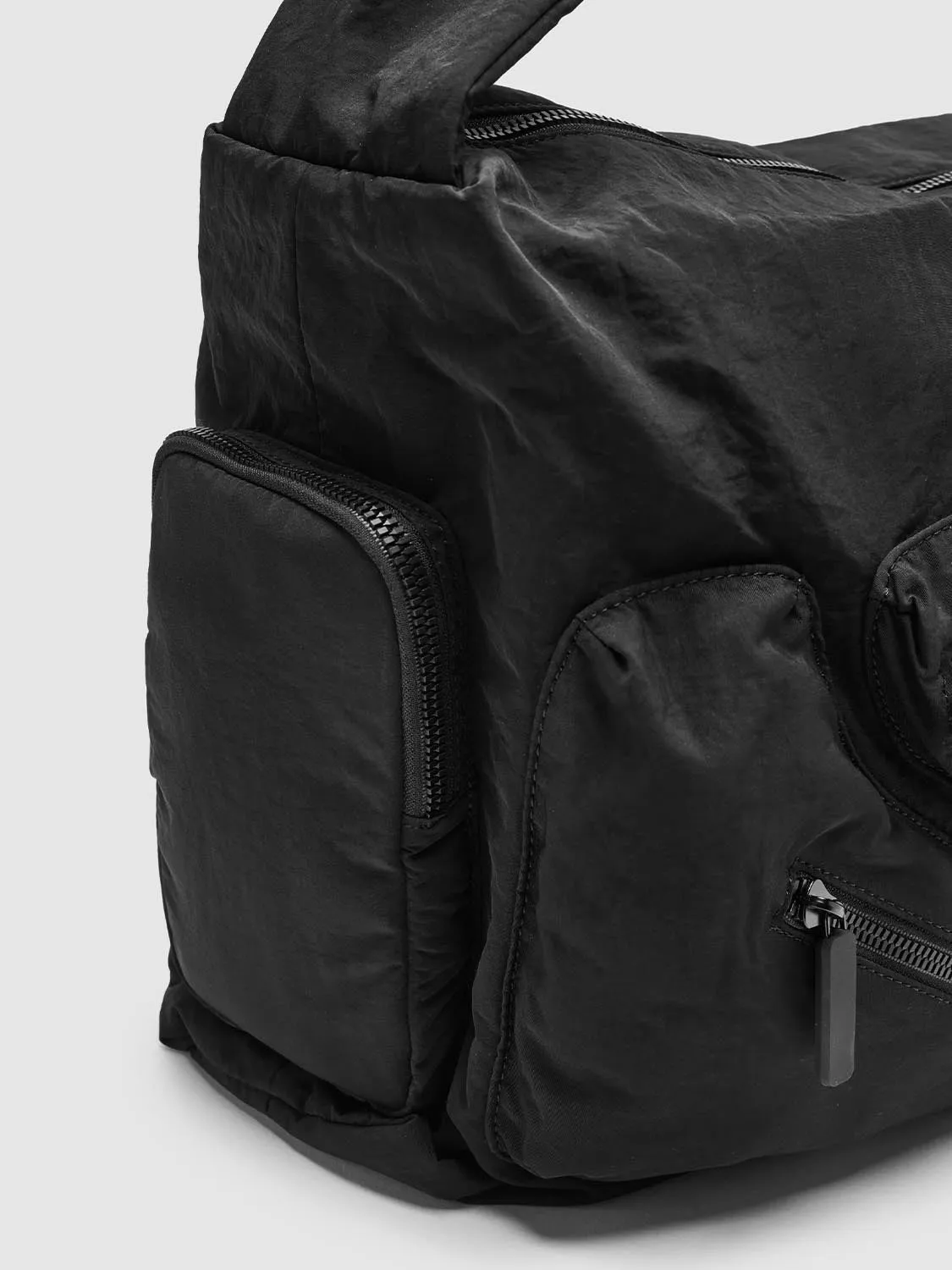 Multi Pockets Oversize Crossbody Bags sold by Urban Revivo product image thumbnail 5