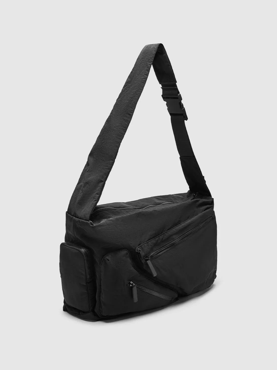 Multi Pockets Oversize Crossbody Bags sold by Urban Revivo product image thumbnail 3