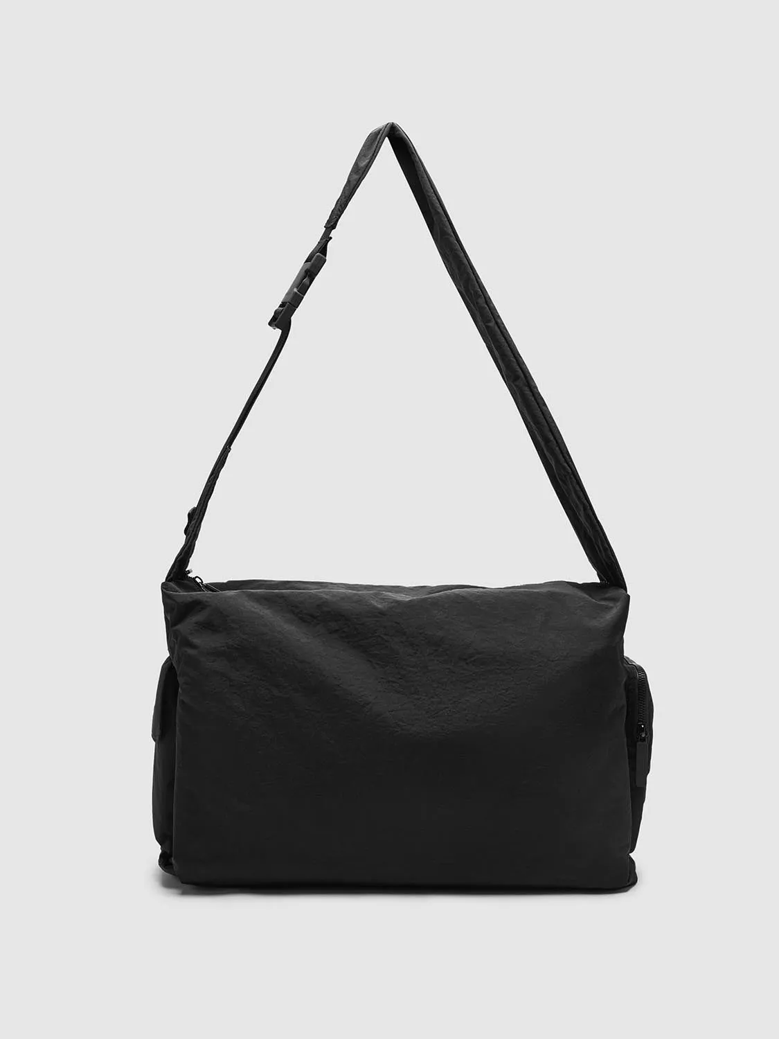 Multi Pockets Oversize Crossbody Bags sold by Urban Revivo product image thumbnail 2