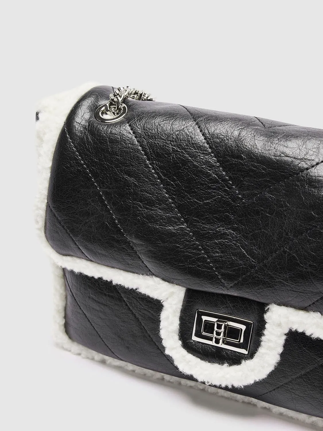 Fleece Trim Shoulder Bags sold by Urban Revivo product image thumbnail 4