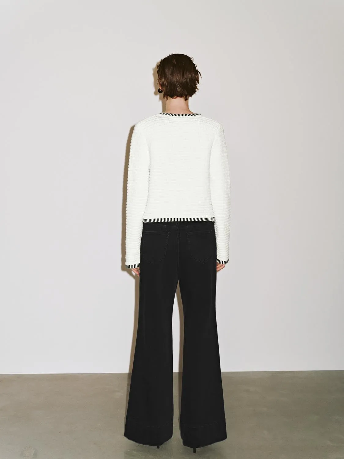 Patch Pockets Flare Leg Jeans sold by Urban Revivo product image thumbnail 4