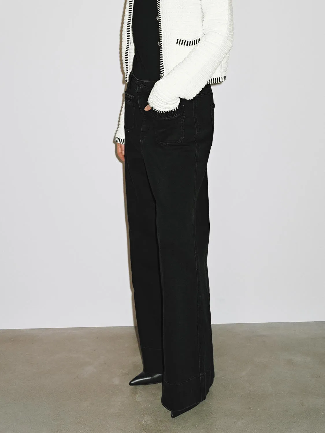 Patch Pockets Flare Leg Jeans sold by Urban Revivo product image thumbnail 3