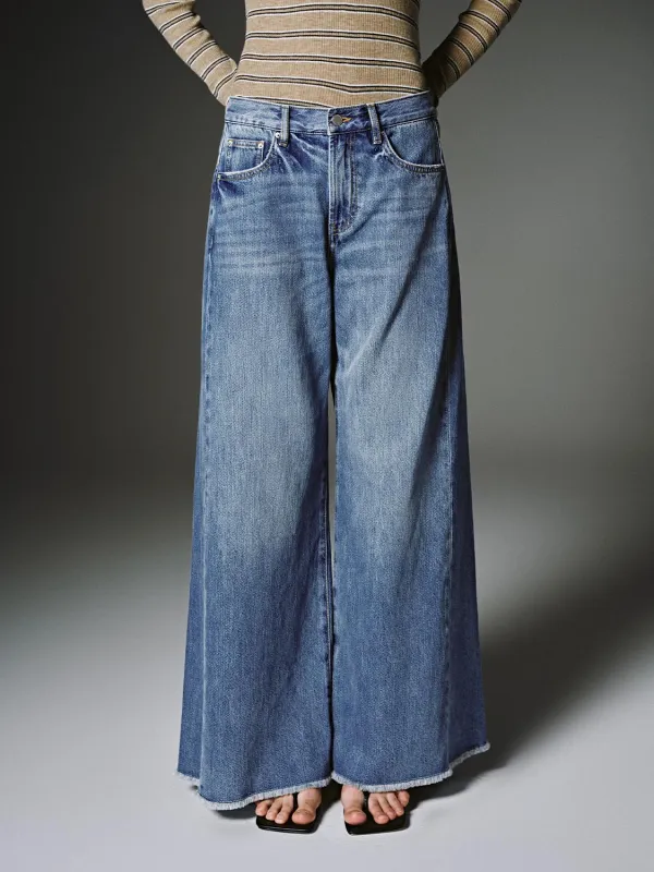 Oversize Flare Leg Jeans sold by Urban Revivo