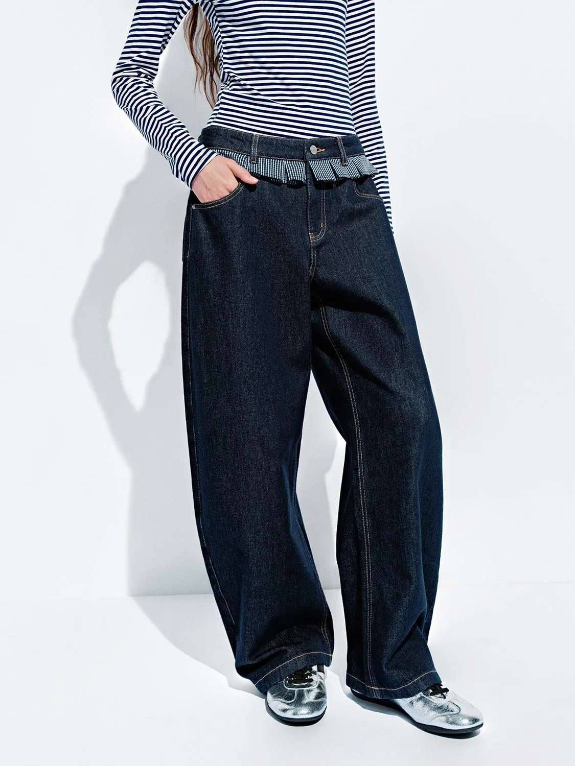 Ruffle Trim Barrel Leg Jeans sold by Urban Revivo product image thumbnail 3