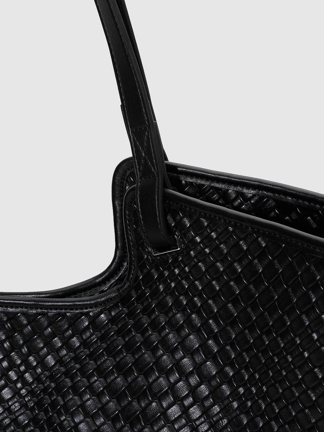 Striped Oversize Tote Shoulder Bags sold by Urban Revivo product image thumbnail 5