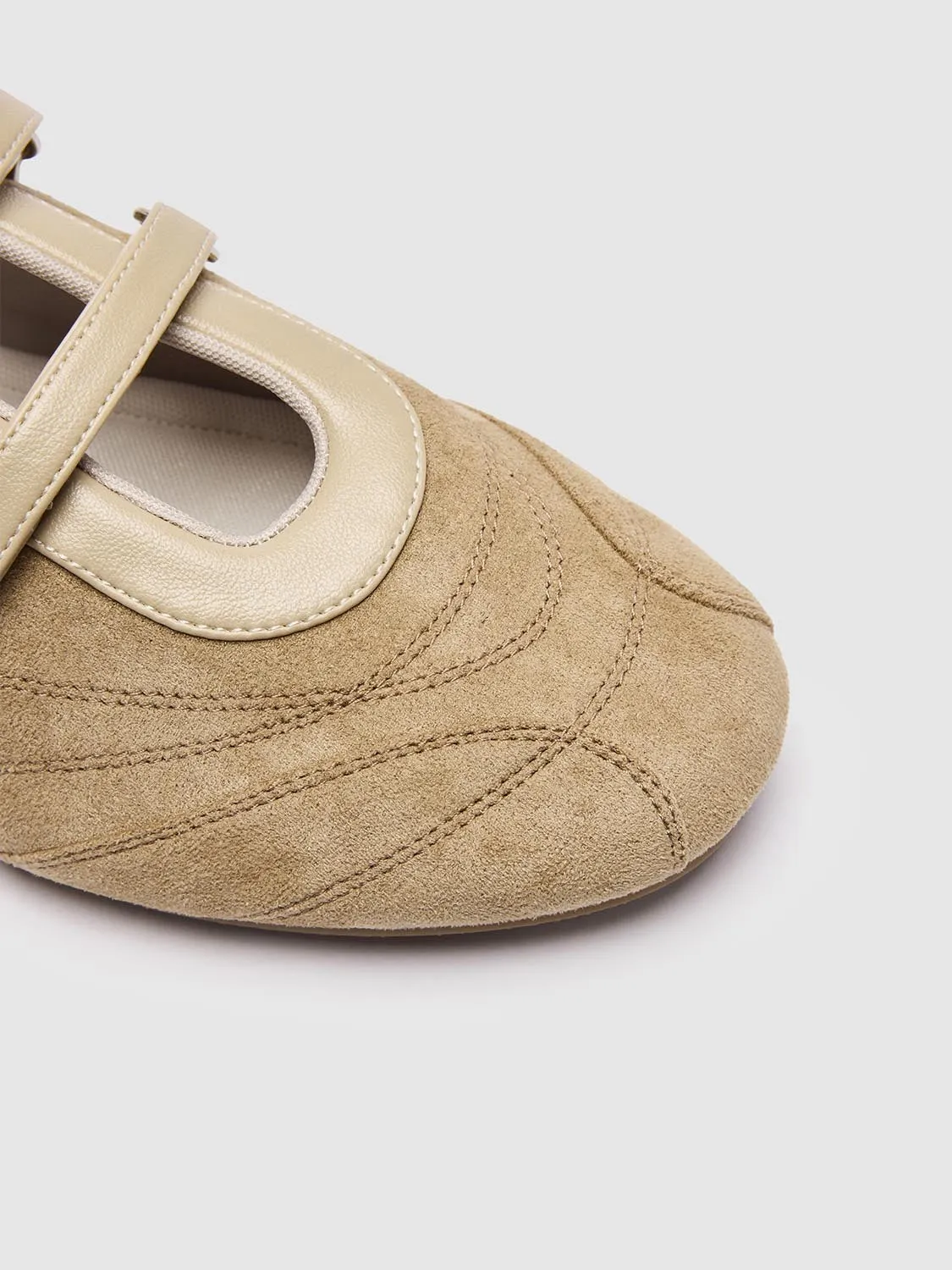 Contrast Ballet Flat Pumps sold by Urban Revivo product image thumbnail 5