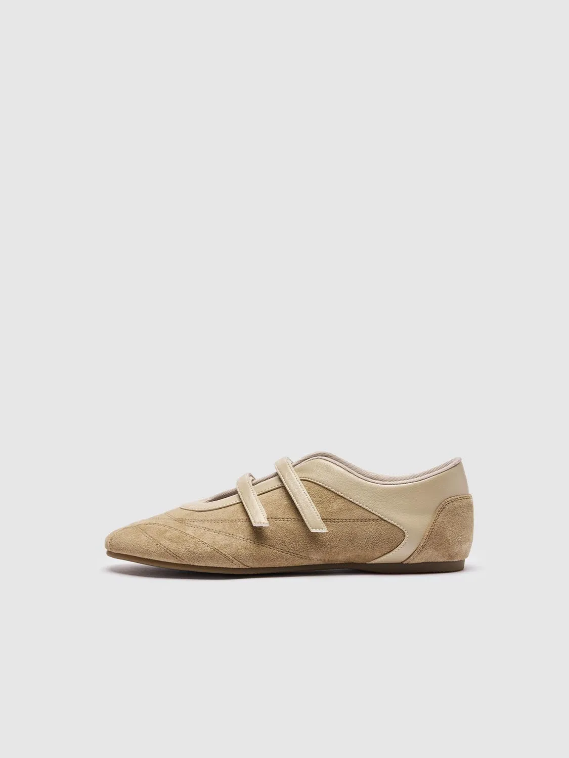 Contrast Ballet Flat Pumps sold by Urban Revivo product image thumbnail 3