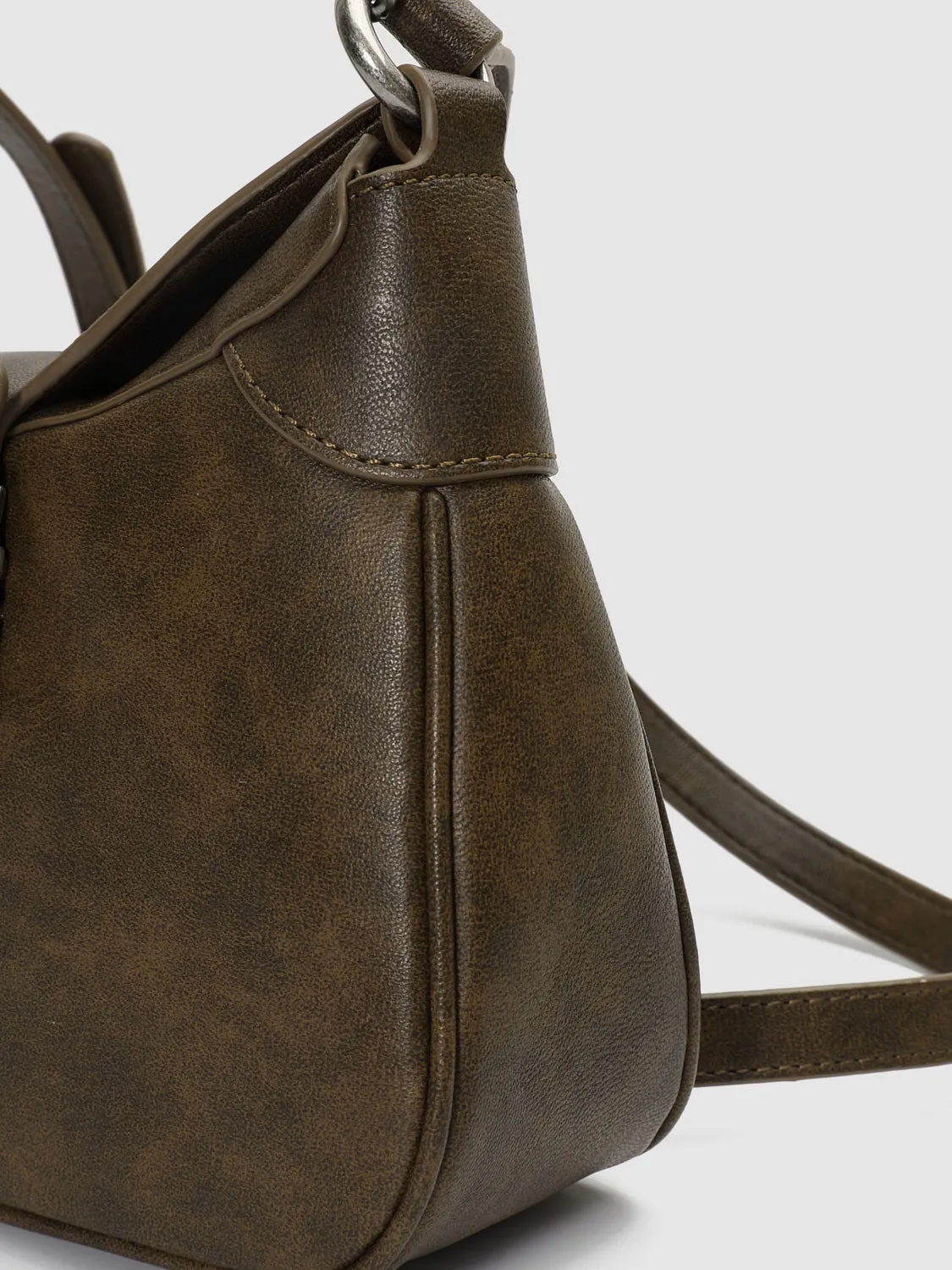 Chain Detail Shoulder Bags sold by Urban Revivo product image thumbnail 5