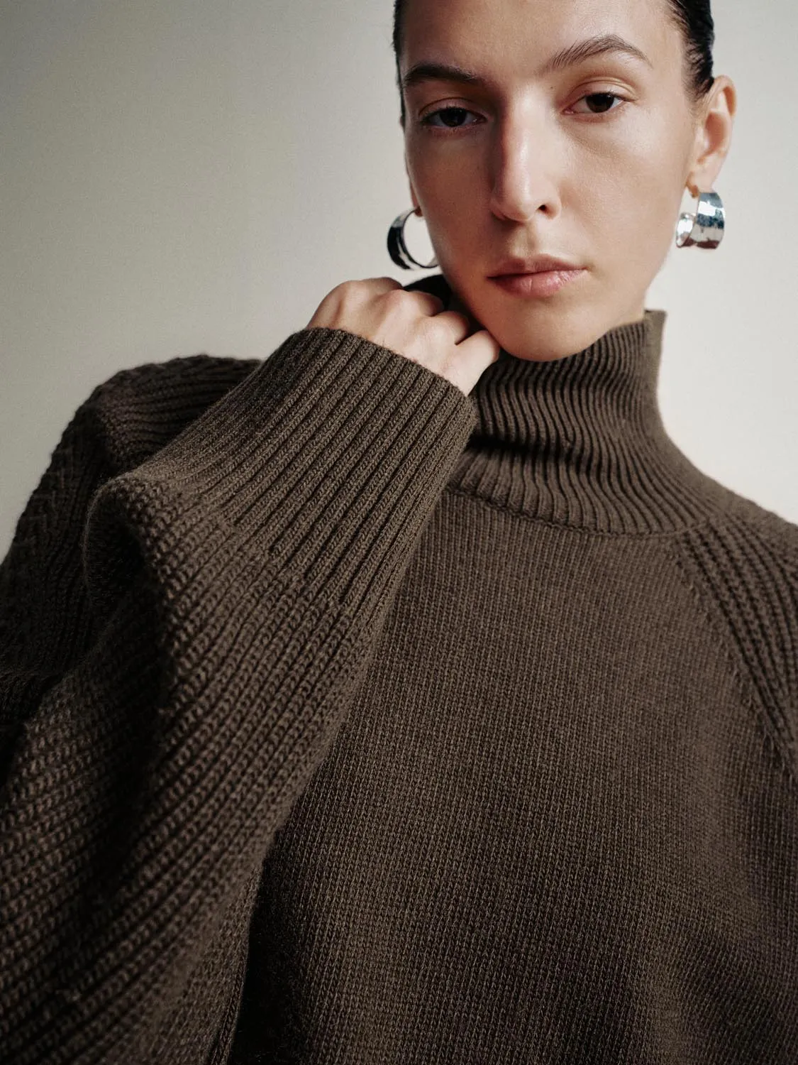 High Neck Long Sleeve Knitted T-Shirts sold by Urban Revivo product image thumbnail 3