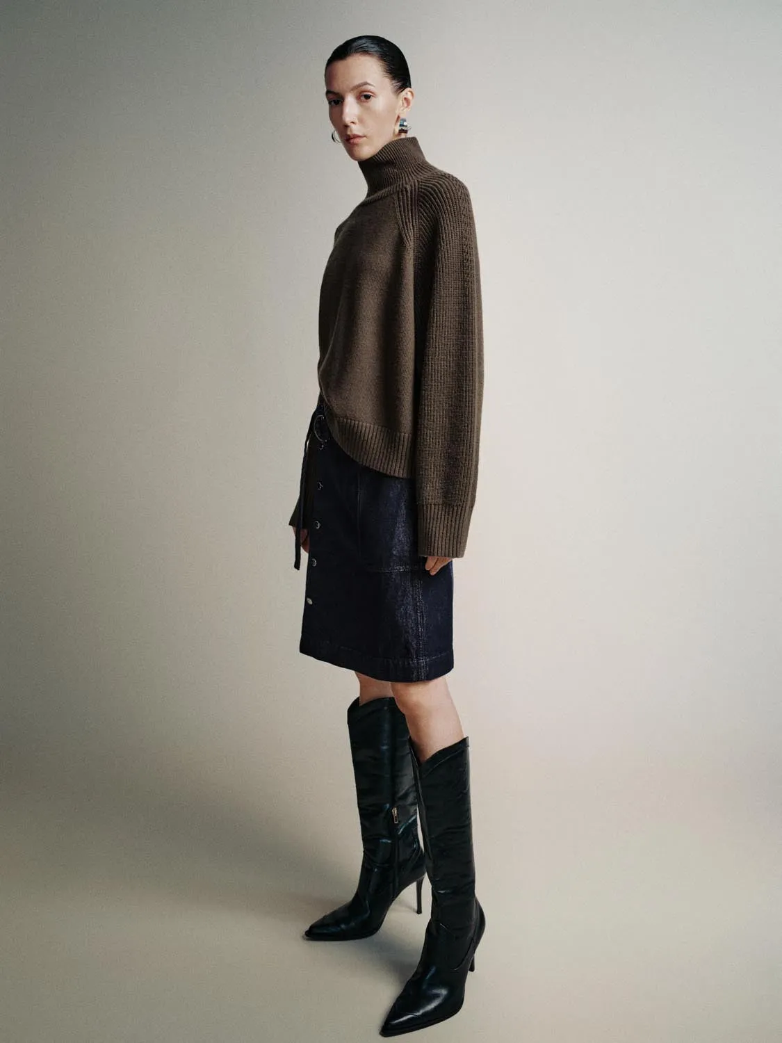 High Neck Long Sleeve Knitted T-Shirts sold by Urban Revivo product image thumbnail 5