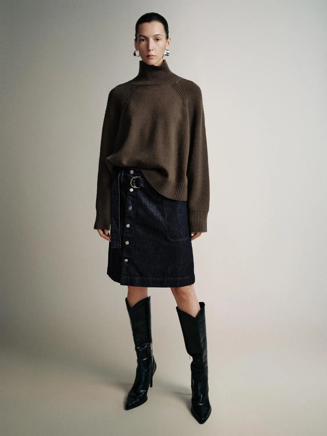 High Neck Long Sleeve Knitted T-Shirts sold by Urban Revivo product image thumbnail 4