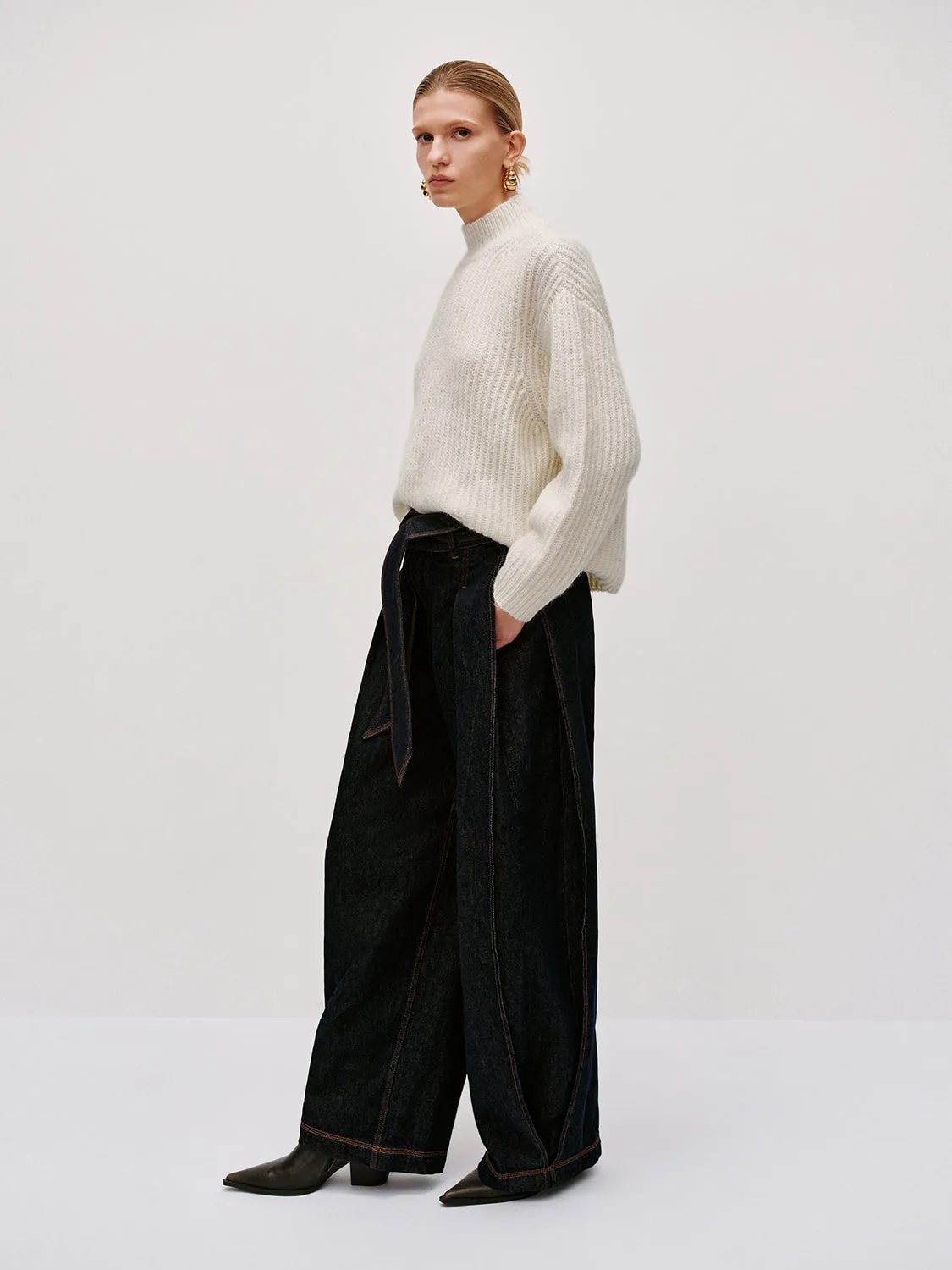 High Neck Long Sleeve Knitted T-Shirts sold by Urban Revivo product image thumbnail 5