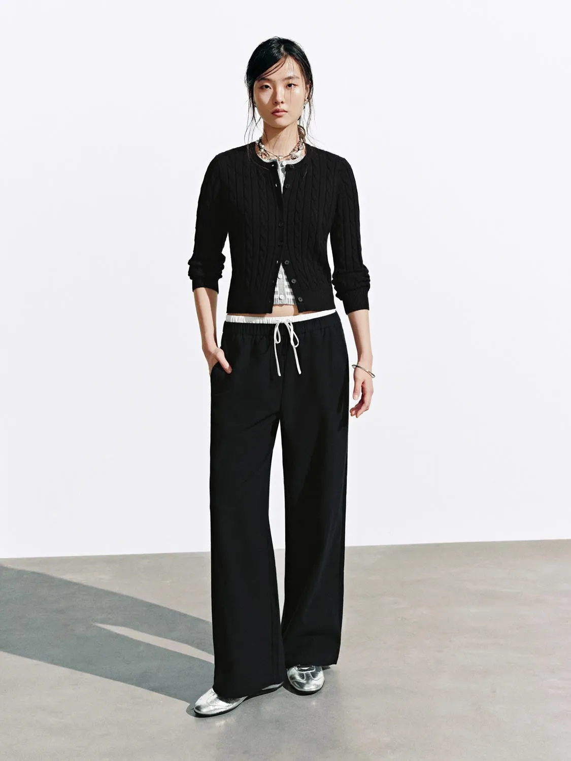 2 In 1 Contrast Knitted Cardigans sold by Urban Revivo product image thumbnail 4