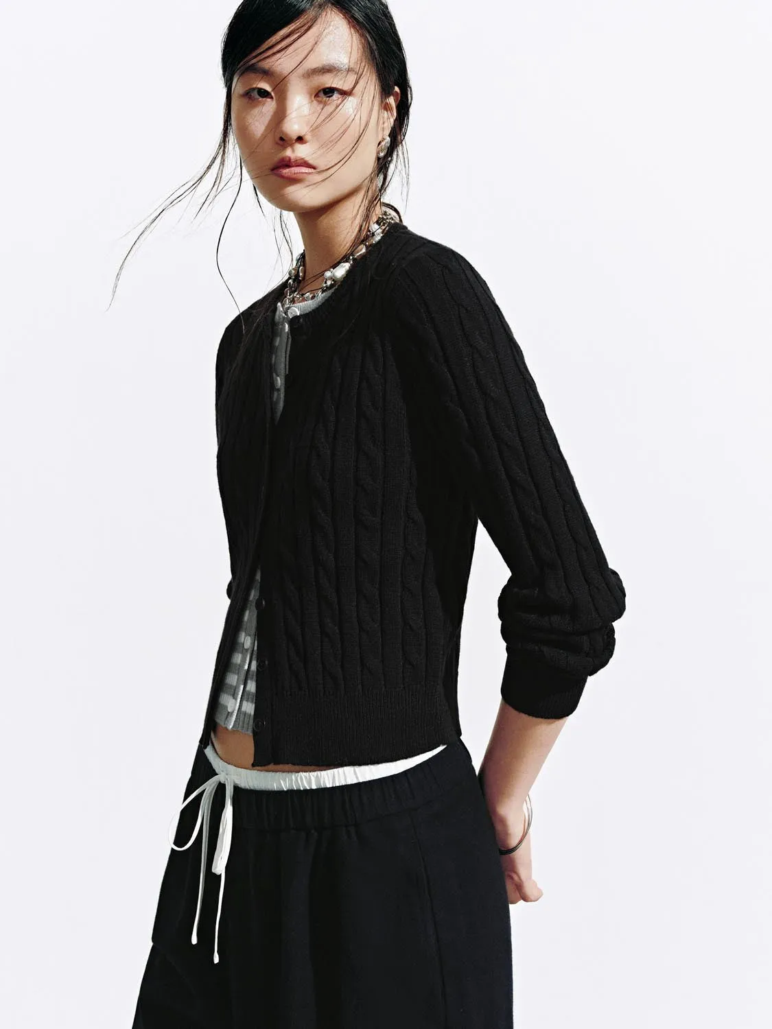 2 In 1 Contrast Knitted Cardigans sold by Urban Revivo product image thumbnail 2
