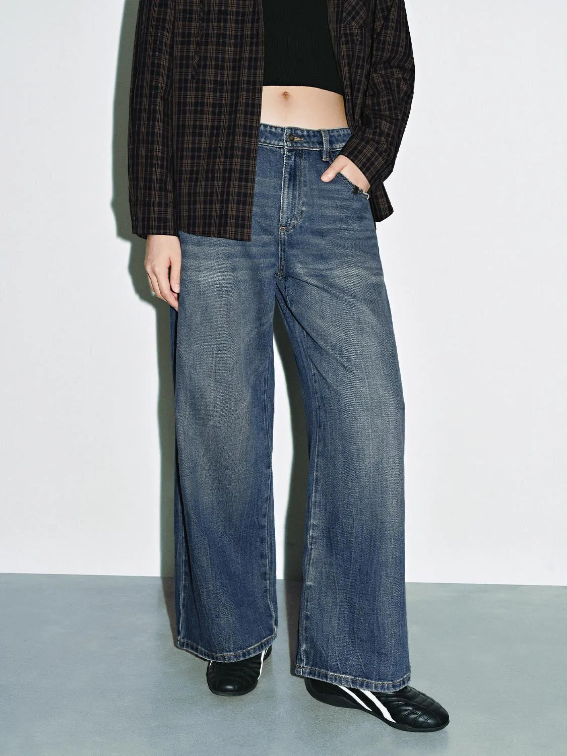 Wide Leg Jeans sold by Urban Revivo